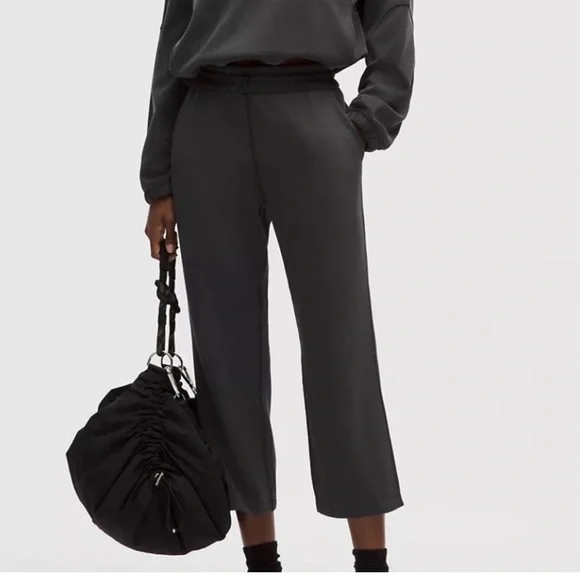 Lululemon Softstreme HR Straight Leg Cropped Pants Black Size 8 Lounge - Picture 1 of 7